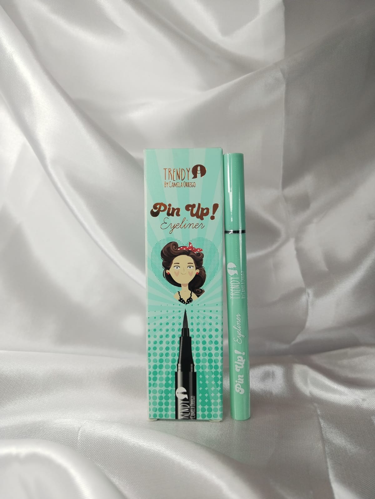 🖤✨ Delineador en Plumón Trendy Pin Up – Precisión Retro, Estilo Imparable 💋