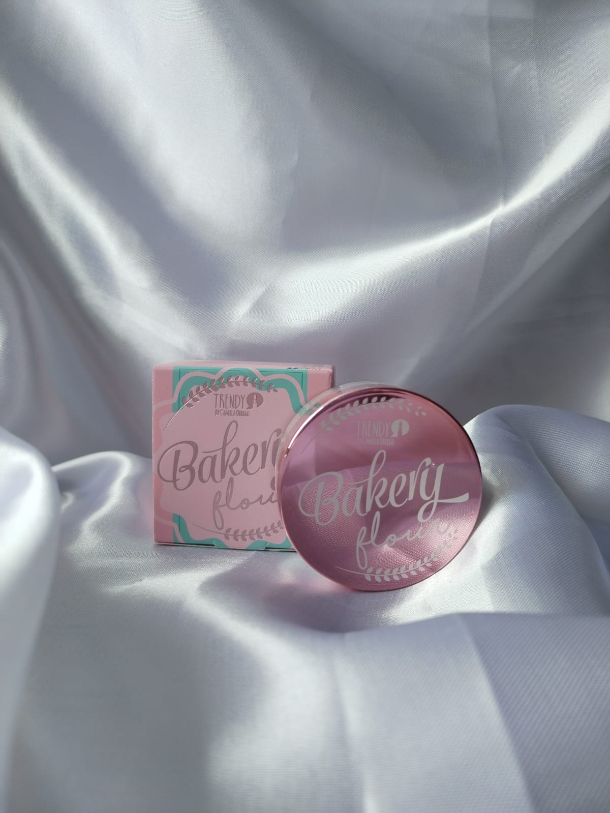 🍰✨ Polvo Suelto Bakery Pequeño – Sella, Matifica y Luce Radiante ✨💨